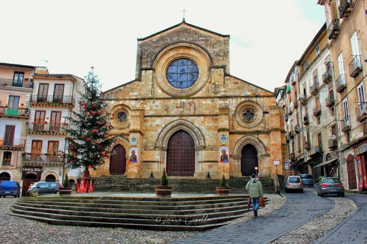Palazzo Lupinacci - Dimora Storica Bed And Breakfast Cosenza Exterior photo