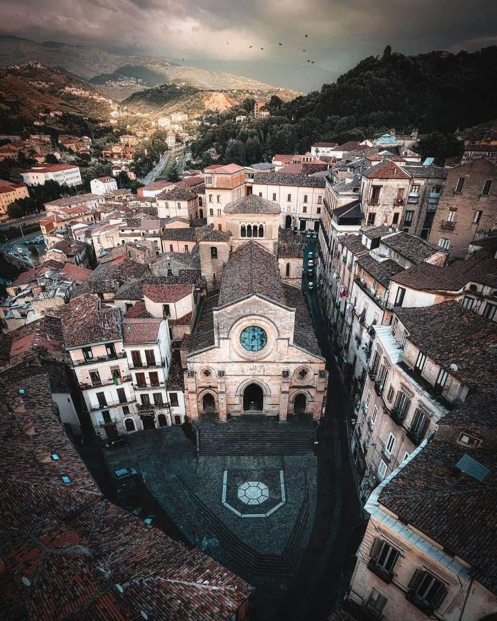 Palazzo Lupinacci - Dimora Storica Bed And Breakfast Cosenza Exterior photo