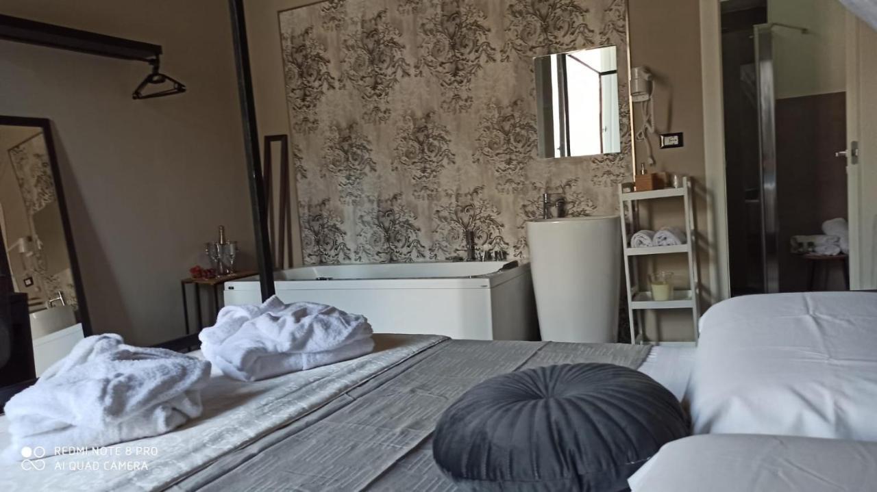 Palazzo Lupinacci - Dimora Storica Bed And Breakfast Cosenza Exterior photo
