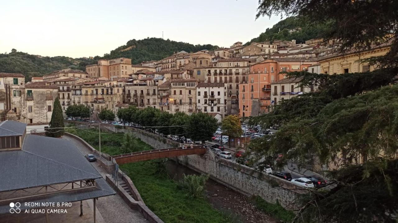 Palazzo Lupinacci - Dimora Storica Bed And Breakfast Cosenza Exterior photo